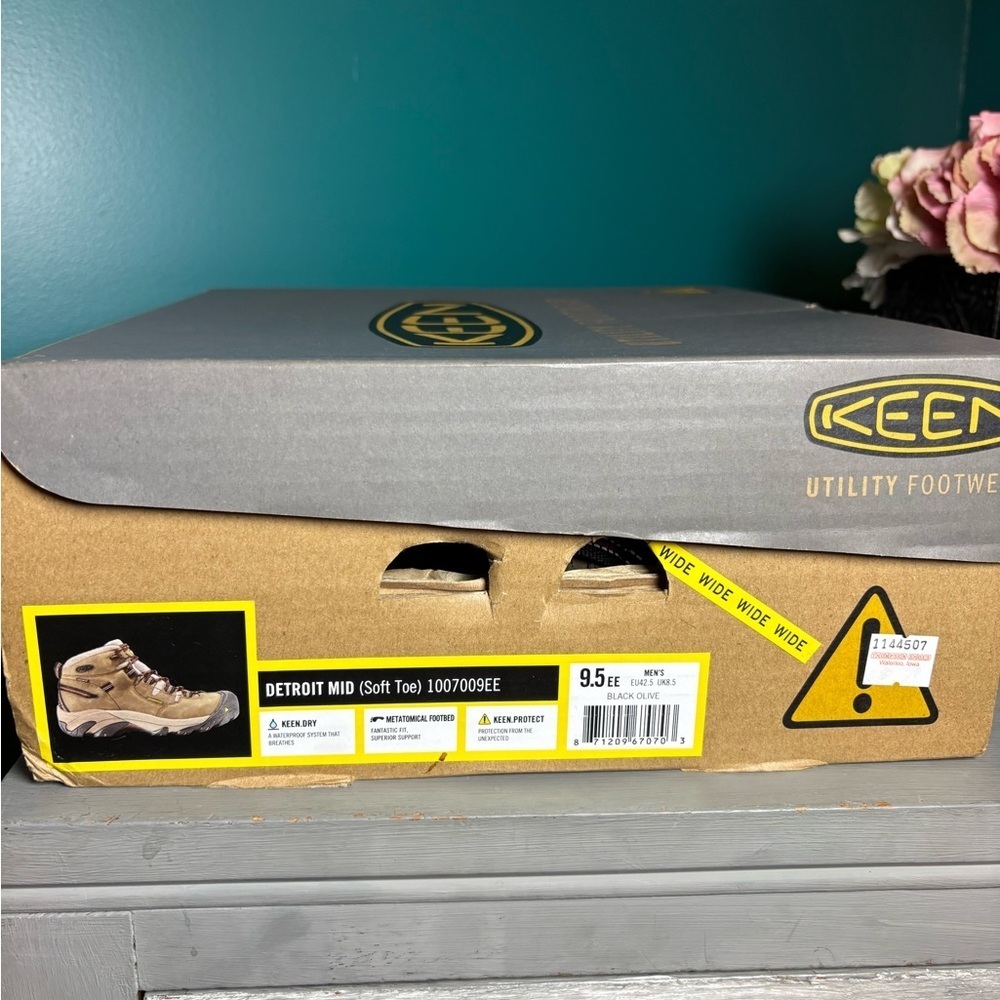 Keen Brown Outdoor Boots Detroit Mid Ankle Support Rugged Sole Waterproof Wide - Picture 9 of 10
